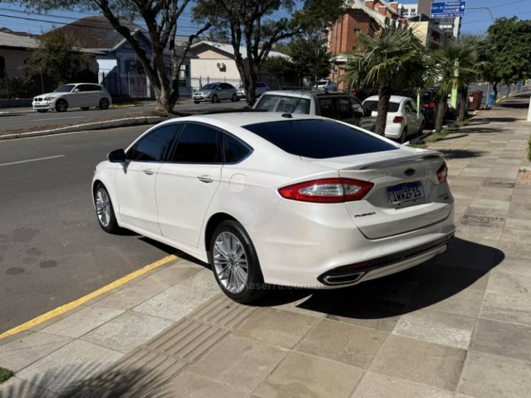 FORD - FUSION - 2015/2016 - Branca - R$ 94.900,00