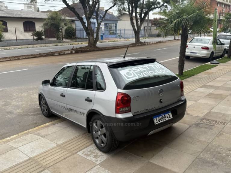 VOLKSWAGEN - GOL - 2008/2009 - Prata - R$ 79.900,00