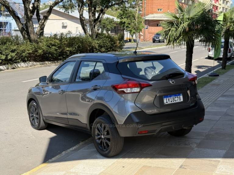 NISSAN - KICKS - 2018/2018 - Cinza - R$ 81.900,00
