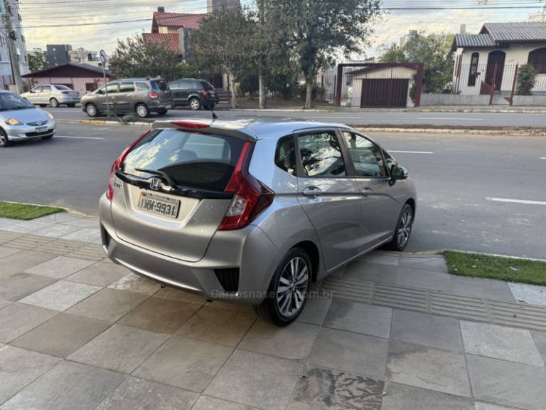 HONDA - FIT - 2015/2016 - Cinza - R$ 69.900,00