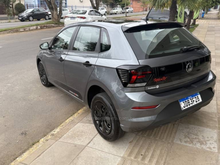 VOLKSWAGEN - POLO - 2024/2025 - Cinza - R$ 88.900,00