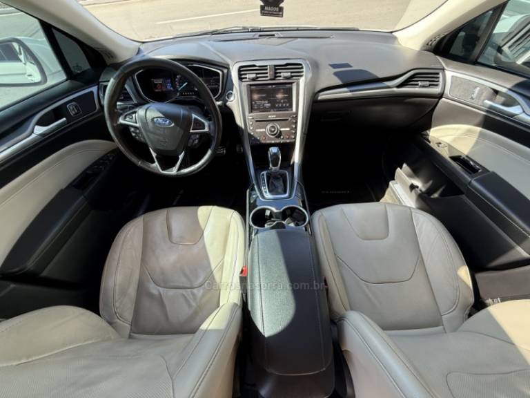 FORD - FUSION - 2015/2016 - Branca - R$ 94.900,00