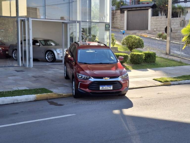 CHEVROLET - TRACKER - 2022/2023 - Vermelha - R$ 112.900,00