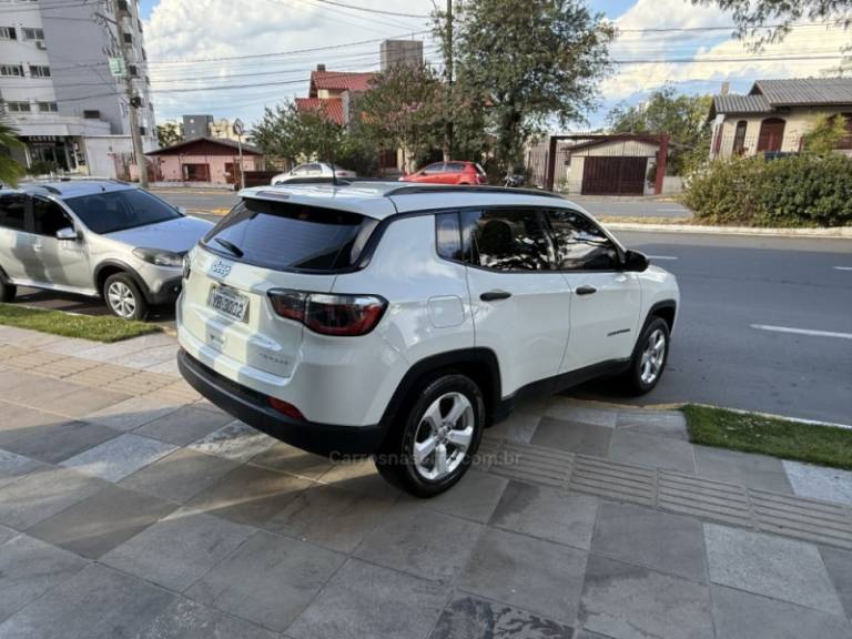 JEEP - COMPASS - 2017/2018 - Branca - R$ 96.900,00