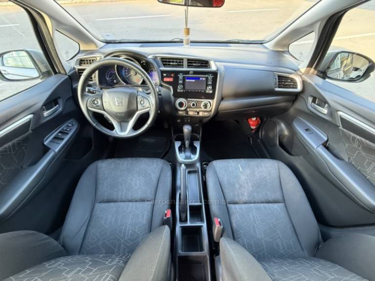 HONDA - FIT - 2015/2016 - Cinza - R$ 69.900,00