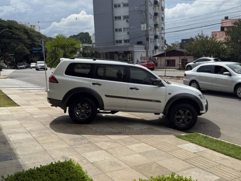 MITSUBISHI - PAJERO DAKAR - 2018/2018 - Branca - R$ 139.900,00