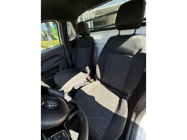 FIAT - STRADA - 2022/2023 - Branca - R$ 89.900,00