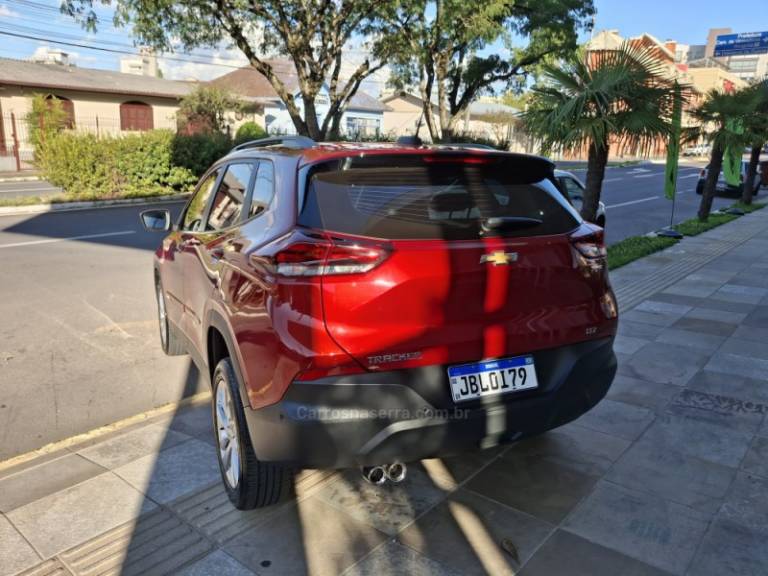 CHEVROLET - TRACKER - 2022/2023 - Vermelha - R$ 112.900,00