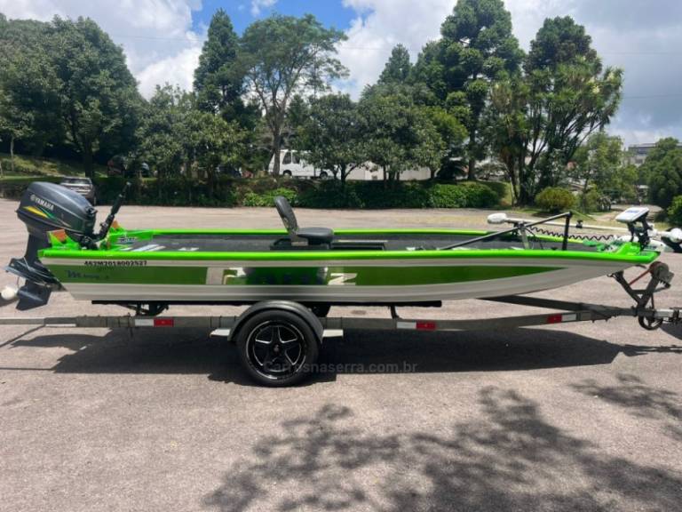 OUTRAS - BARCO - 2014/2014 - Verde - R$ 75.000,00