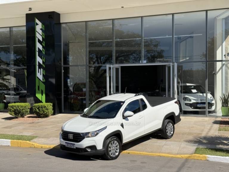 FIAT - STRADA - 2022/2023 - Branca - R$ 89.900,00