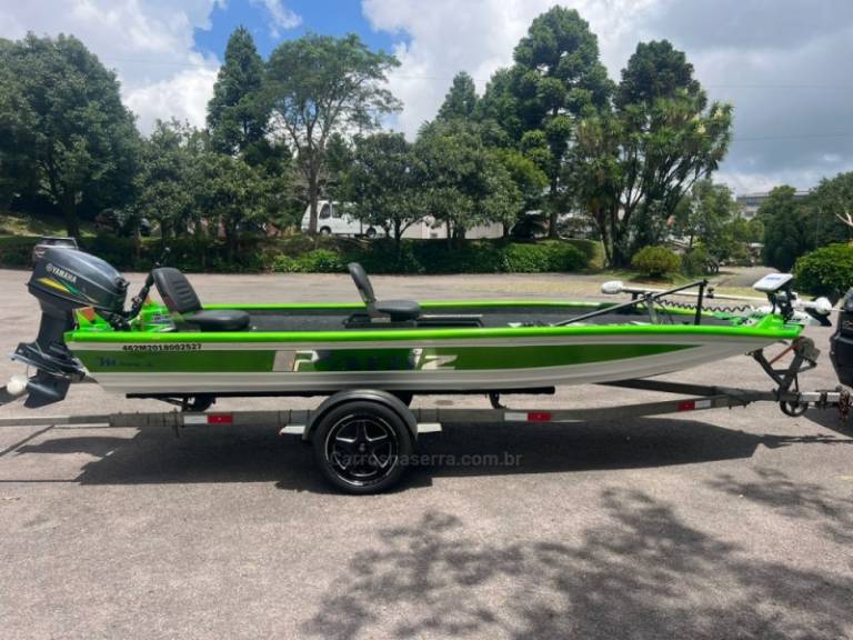 OUTRAS - BARCO - 2014/2014 - Verde - R$ 75.000,00