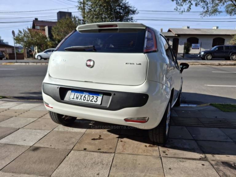 FIAT - PUNTO - 2015/2016 - Branca - R$ 50.900,00