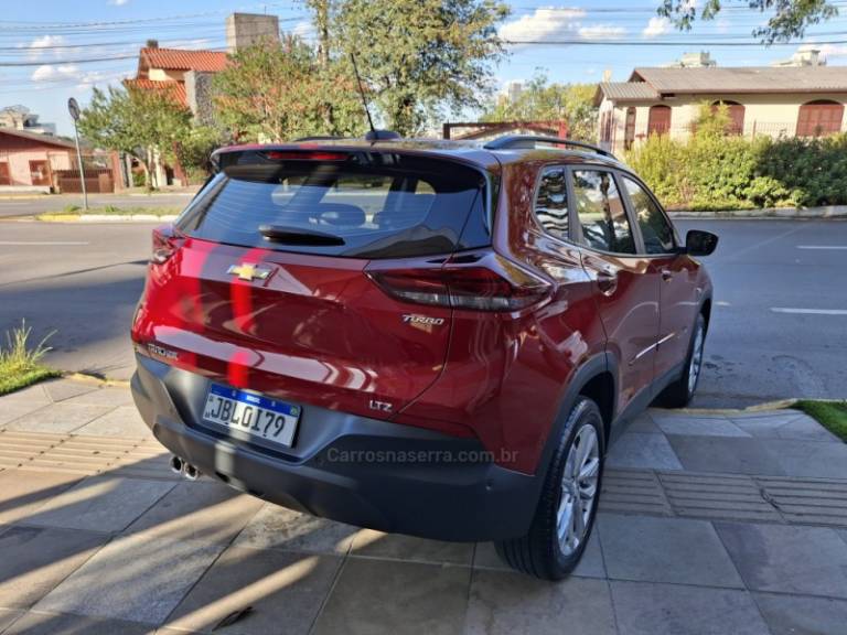 CHEVROLET - TRACKER - 2022/2023 - Vermelha - R$ 112.900,00