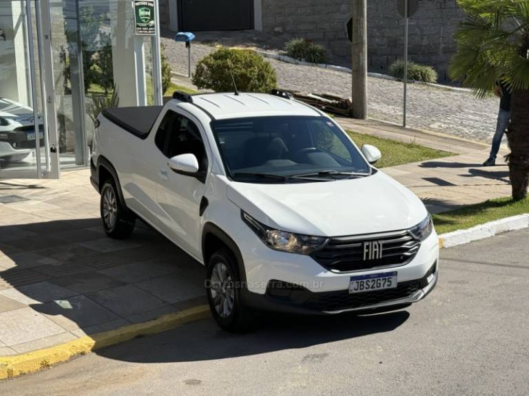 FIAT - STRADA - 2022/2023 - Branca - R$ 89.900,00