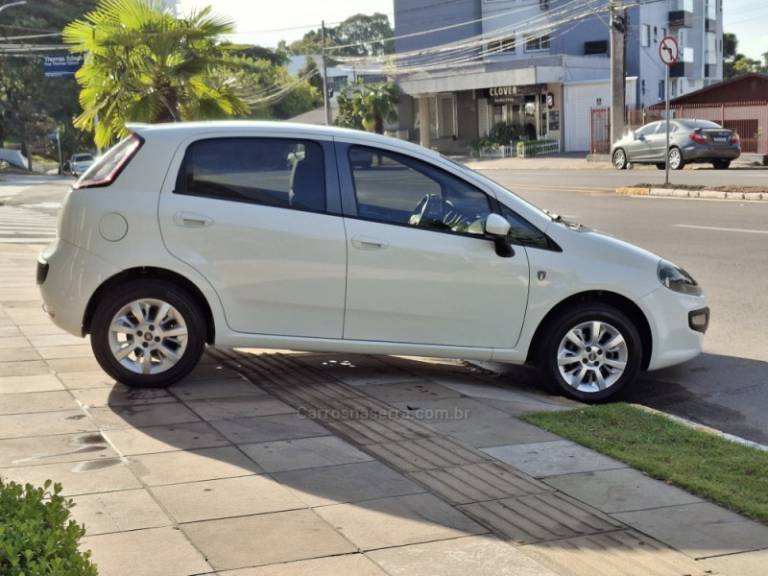 FIAT - PUNTO - 2015/2016 - Branca - R$ 50.900,00