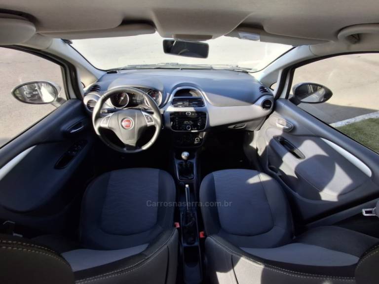 FIAT - PUNTO - 2015/2016 - Branca - R$ 50.900,00