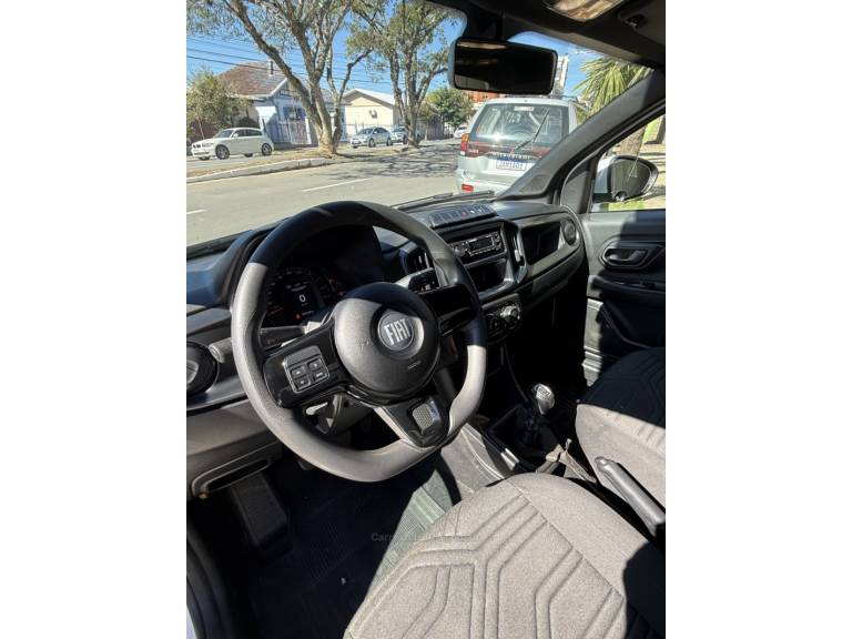 FIAT - STRADA - 2022/2023 - Branca - R$ 89.900,00